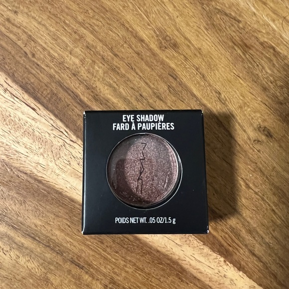 MAC eyeshadow Nude Model - Picture 6 of 11